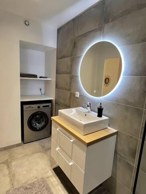 Apartament Le Ptit Bouchon - Lumineux Et Calme Proche Commerces Sainte-Savine Zewnętrze zdjęcie